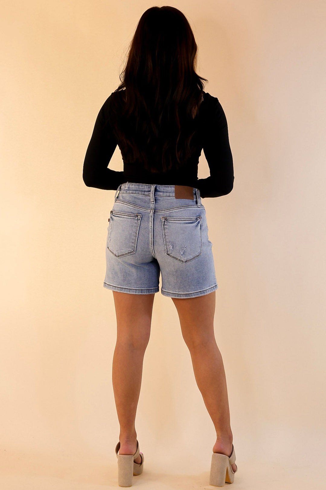 Judy Blue | Day to Night Dad Shorts in Vintage Light Wash