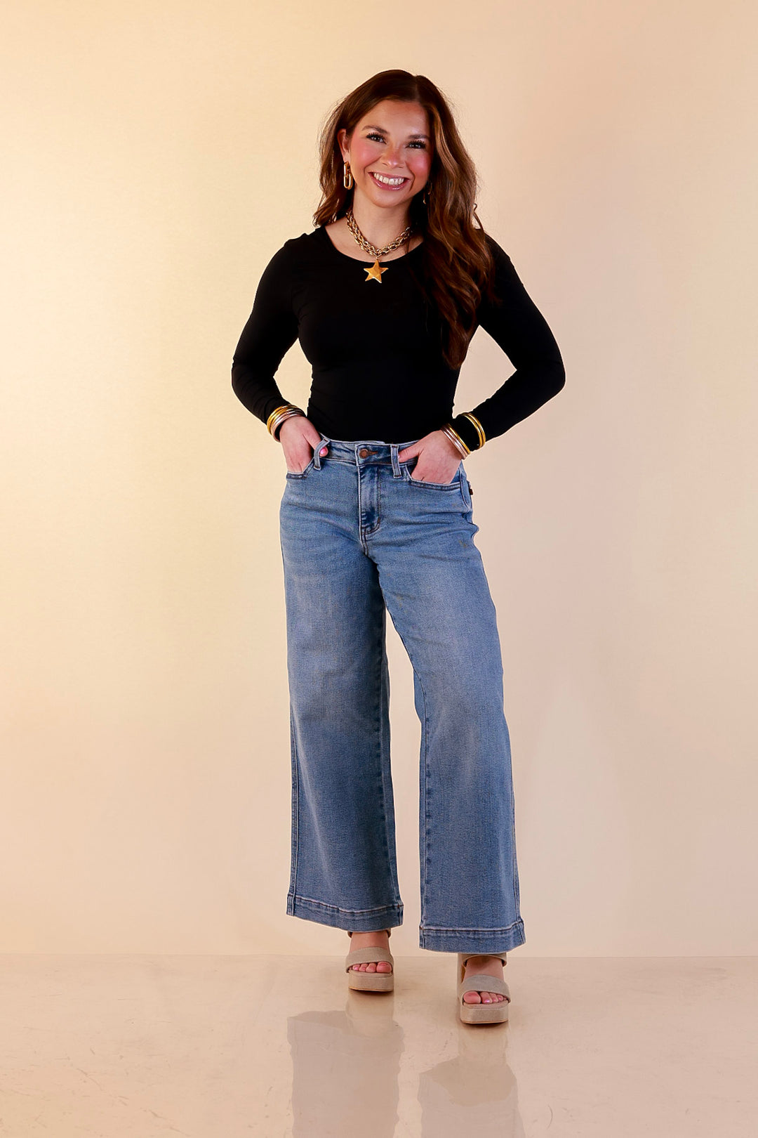 Judy Blue | Everyday Poise Cropped Wide Leg Trouser Denim Jeans in Light Wash