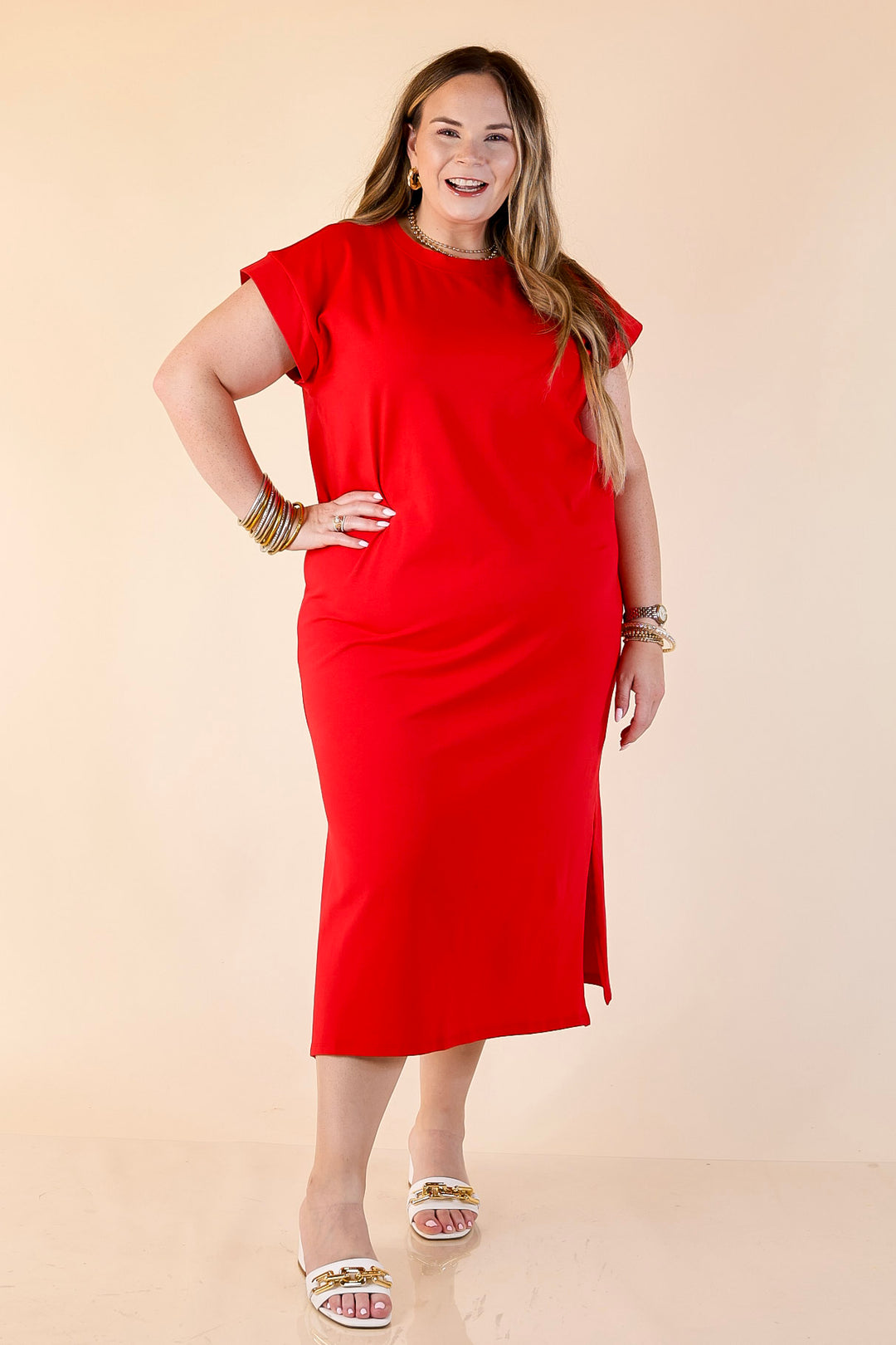 Effortlessly Lovely Short Sleeve Midi Tee Shirt Dress in Red