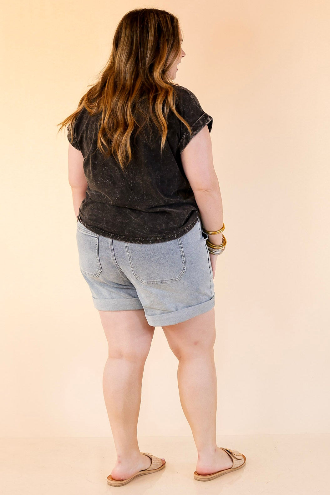 Judy Blue | Off the Cuff Cuffed Jogger Shorts in Light Wash