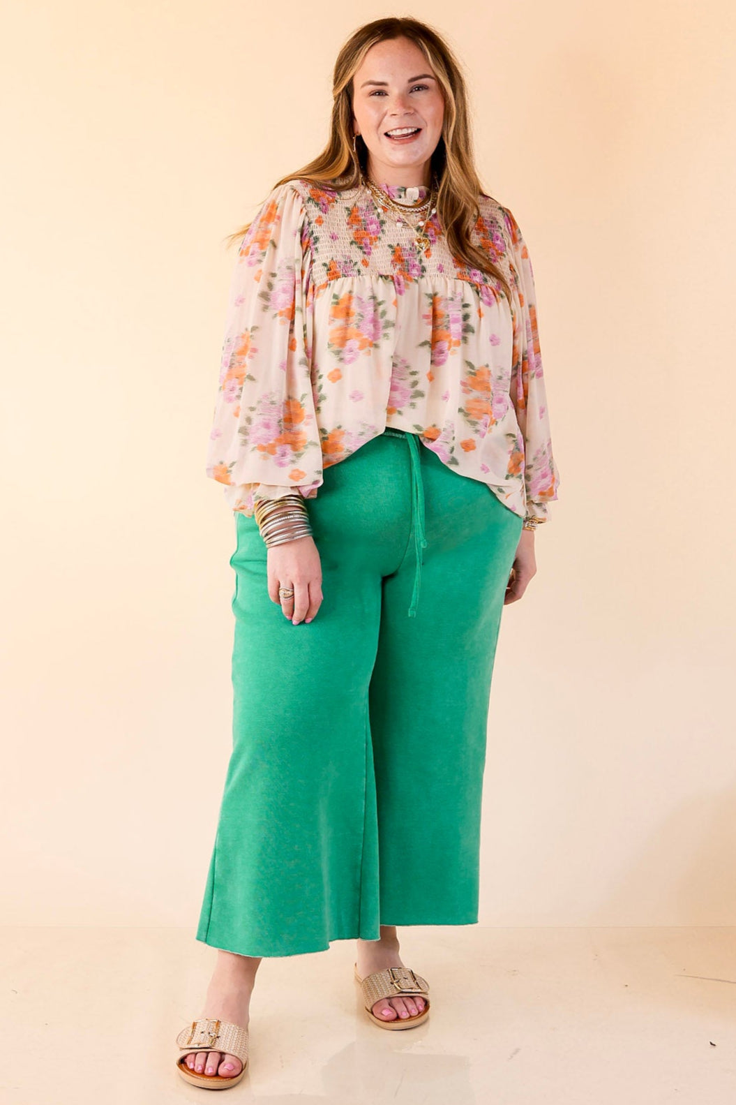 Cozy Girl Cropped Acid Washed Drawstring Pant in Kelly Green