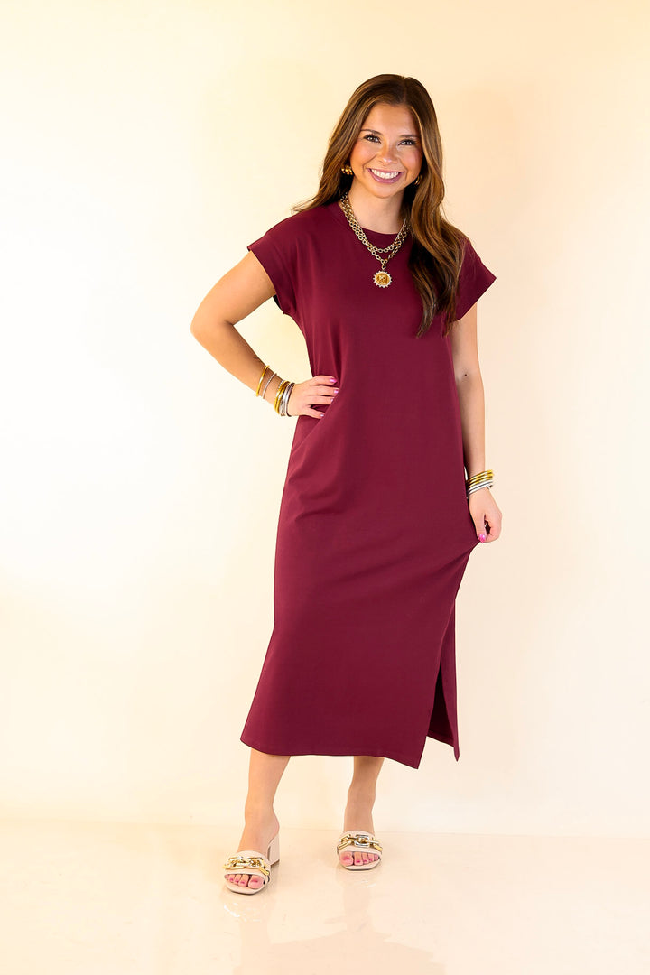 Effortlessly Lovely Short Sleeve Midi Tee Shirt Dress in Maroon