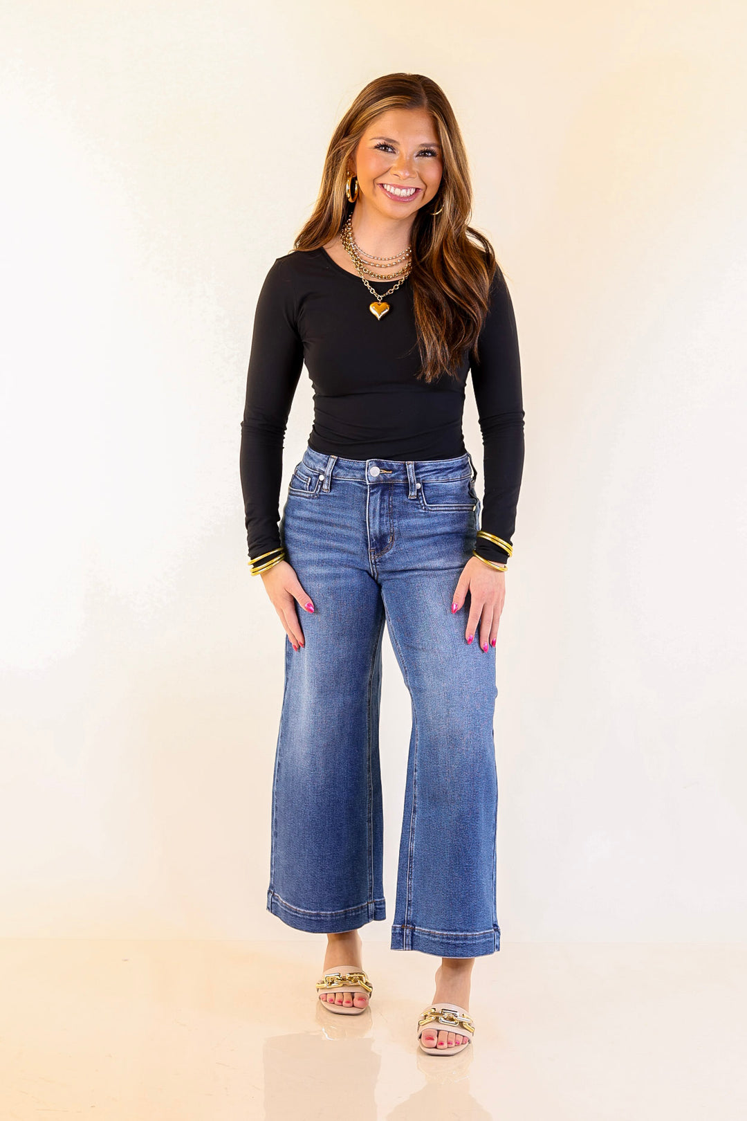 Judy Blue | Everyday Poise Cropped Wide Leg Trouser Denim Jeans in Medium Wash