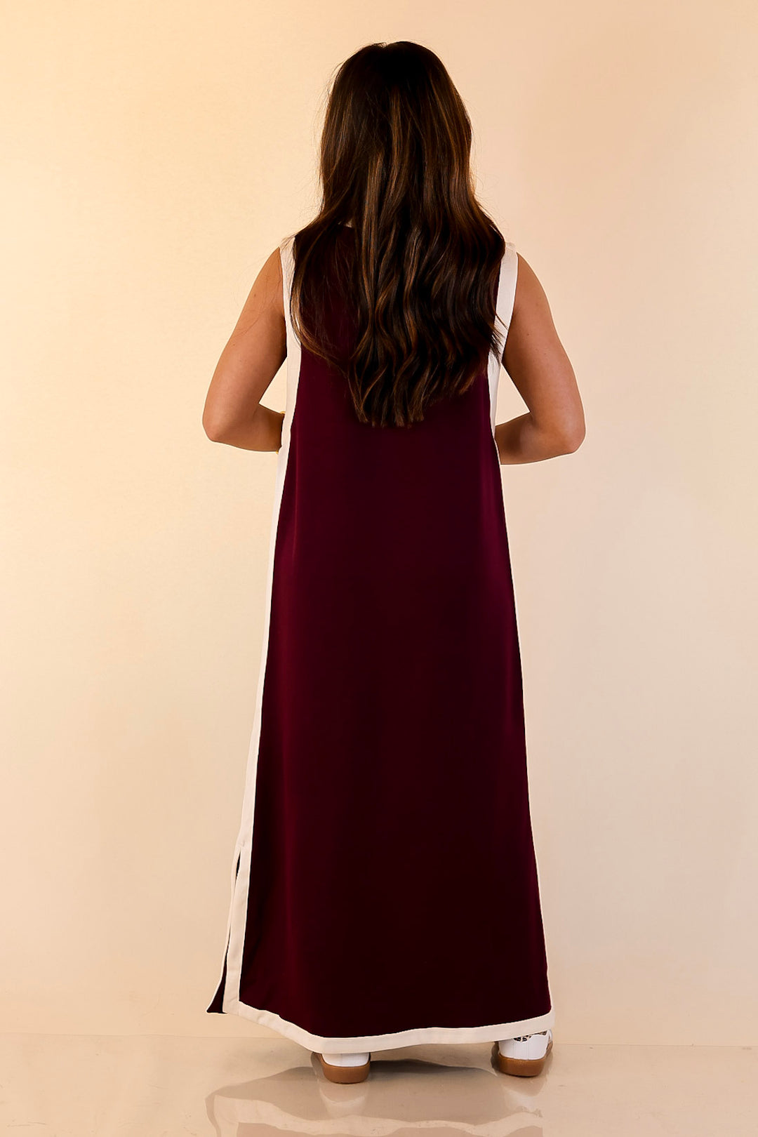Chic Direction Solid Sleeveless Knit Midi Dress with Ivory Trim in Maroon