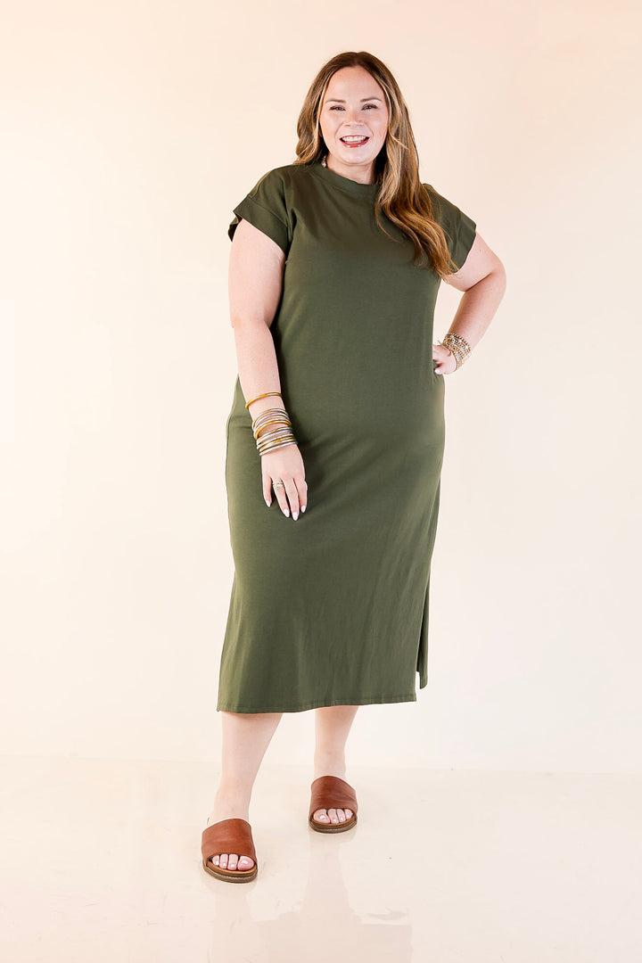 Effortlessly Lovely Short Sleeve Midi Tee Shirt Dress in Olive Green