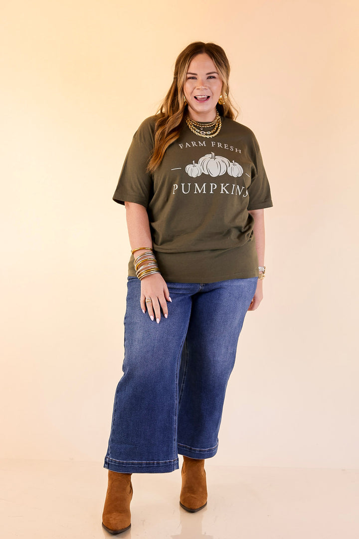 Farm Fresh Pumpkins Short Sleeve Graphic Tee in Dark Olive Green