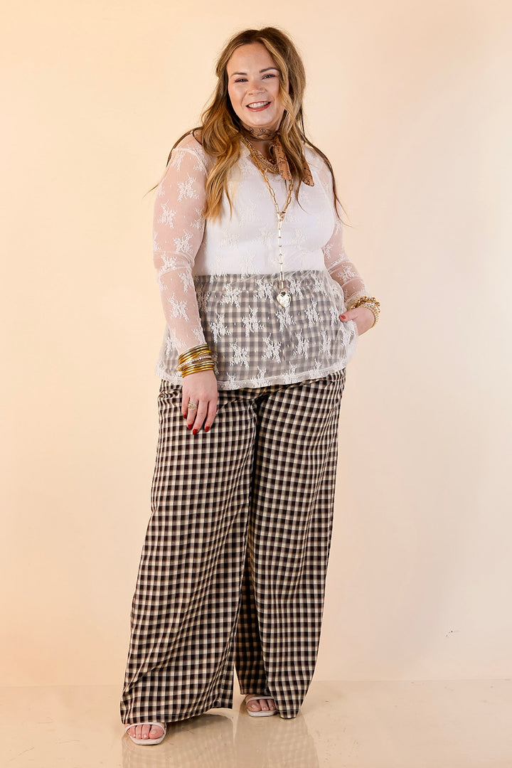 Pretty and Poised Floral Print Lace Top with Ruffle Peter Pan Collar in Ivory