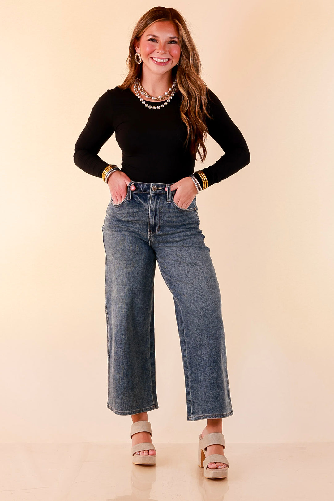 Judy Blue | Everyday Icon Cropped Wide Leg Denim Jeans in Medium Wash