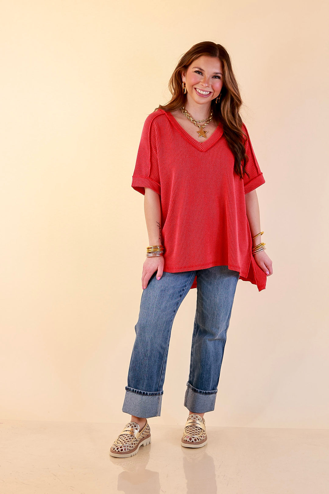 Daily Perfection V Neck Short Sleeve Ribbed Top in Red