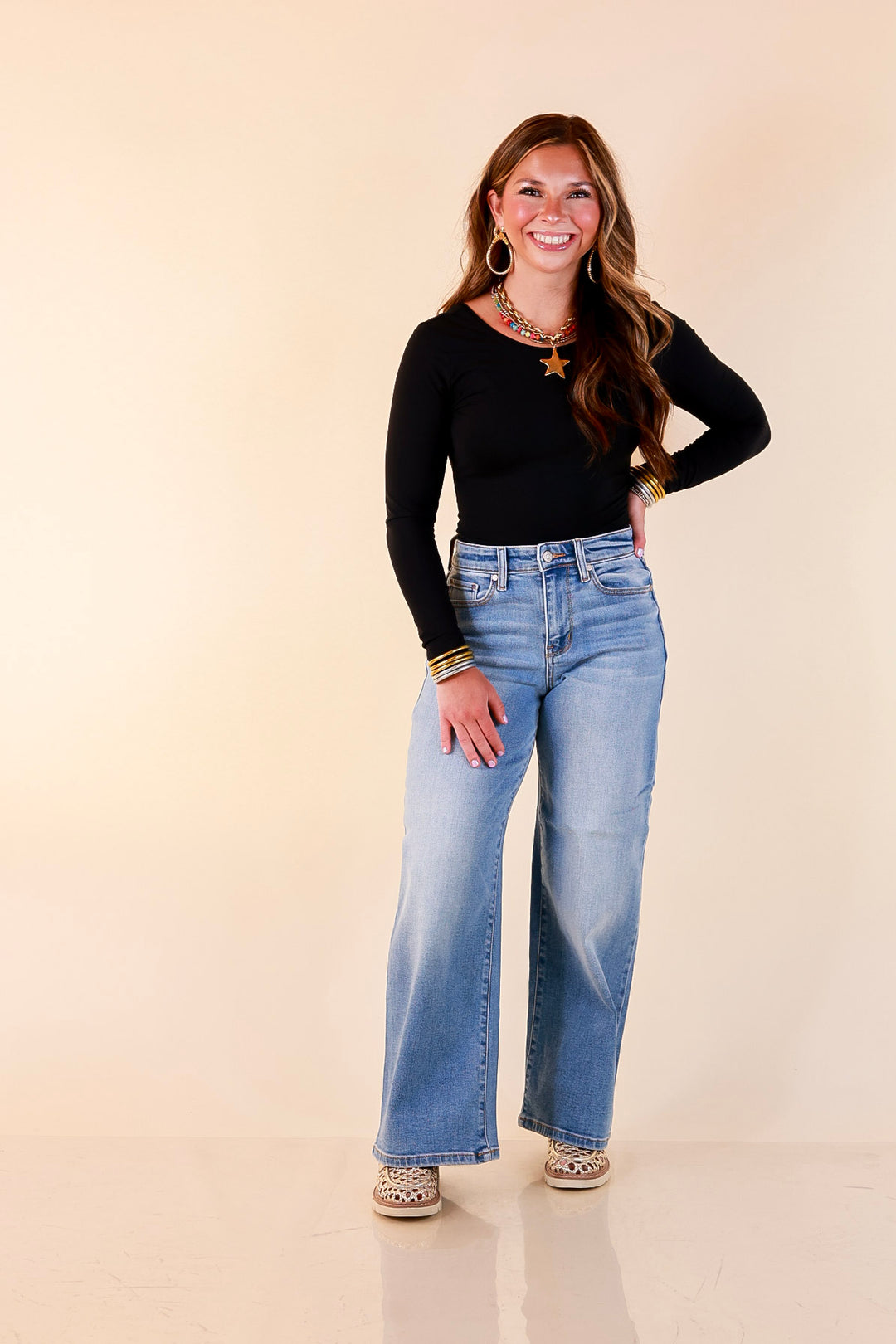 Judy Blue | Blue Skies Ahead Ankle Length Cropped Wide Leg Claudia Denim Jeans in Medium Blue Wash