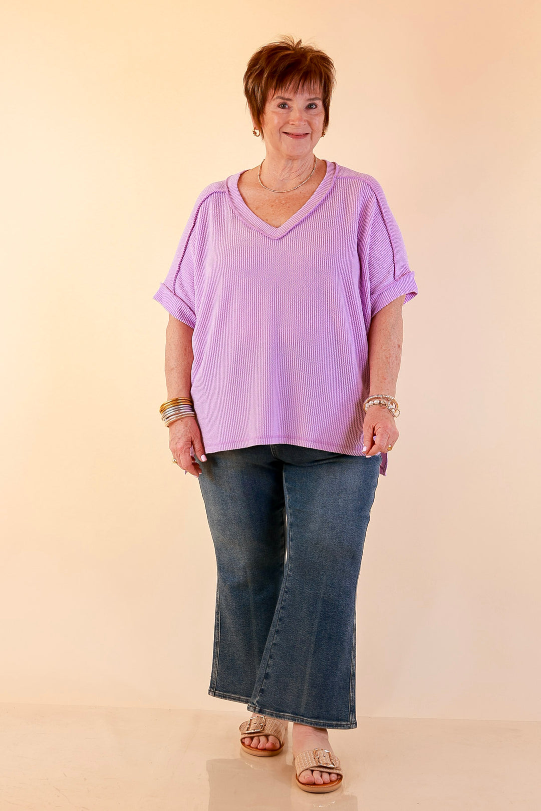 Daily Perfection V Neck Short Sleeve Ribbed Top in Lavender Purple