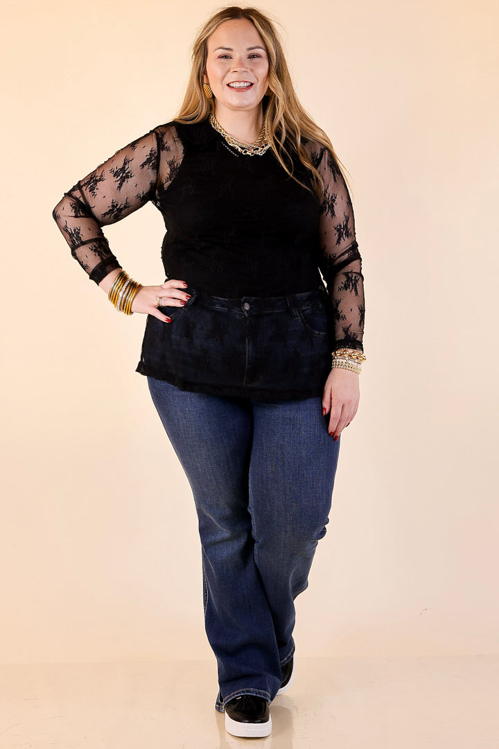 Pretty and Poised Floral Print Lace Top with Ruffle Peter Pan Collar in Black