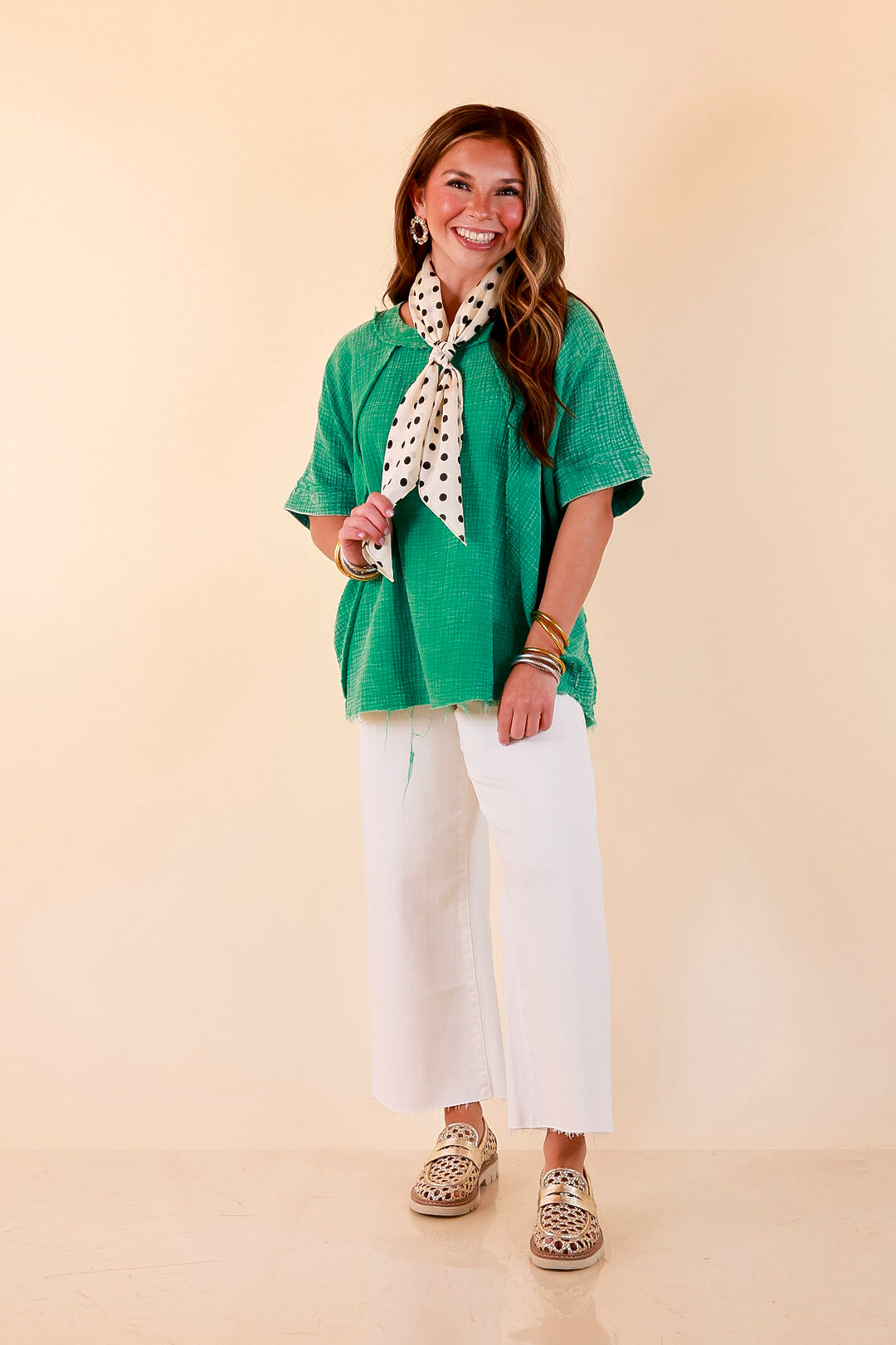 Everyday Ease Short Sleeve Linen Top with Raw Hem Edges in Kelly Green
