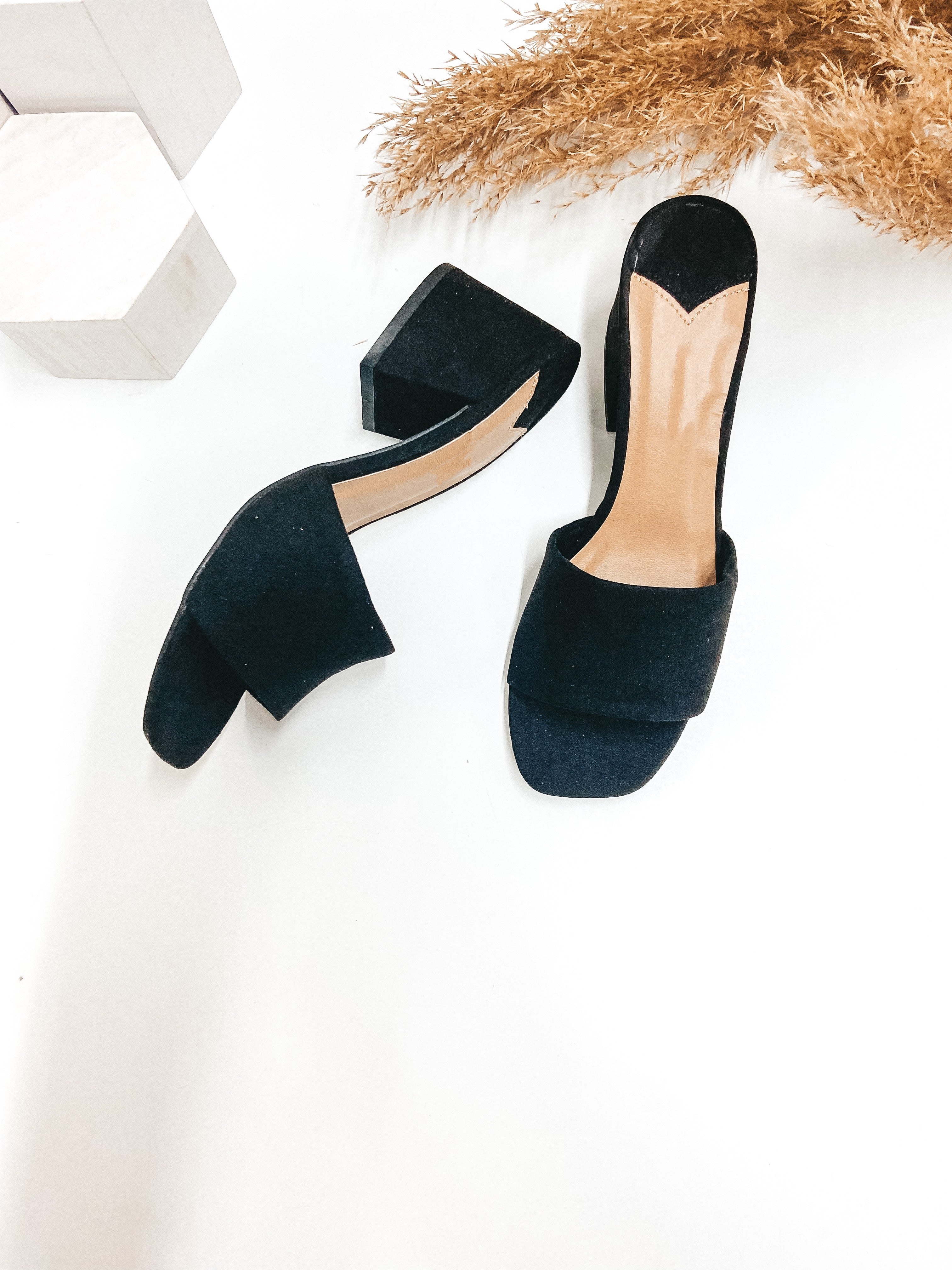 short block heels with thick suede strap 