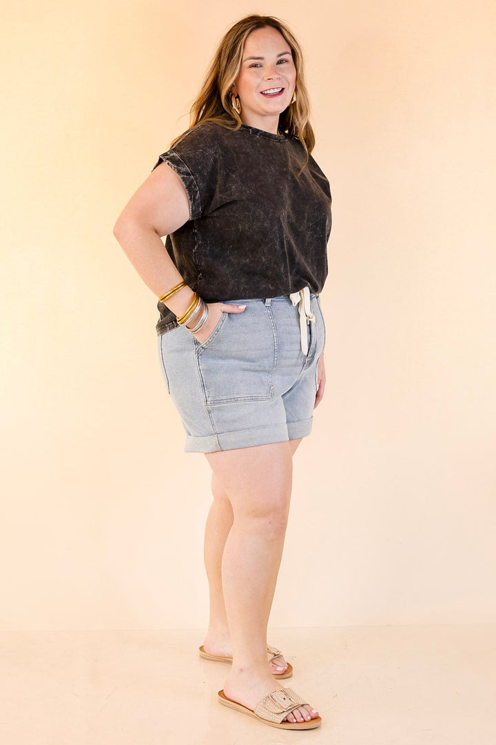 Judy Blue | Off the Cuff Cuffed Jogger Shorts in Light Wash