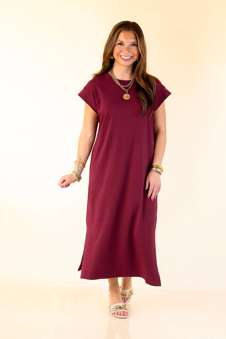 Effortlessly Lovely Short Sleeve Midi Tee Shirt Dress in Maroon