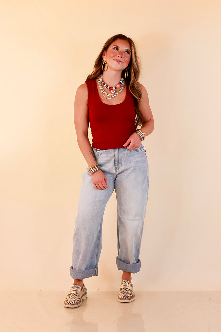 The Everyday Tank Scoop Neck Sleeveless Seamless Crop Tank Top with Built in Bra in Maroon