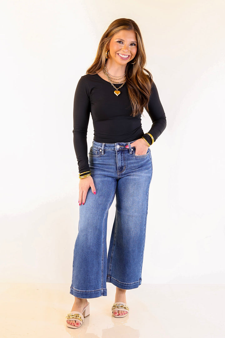 Judy Blue | Everyday Poise Cropped Wide Leg Trouser Denim Jeans in Medium Wash