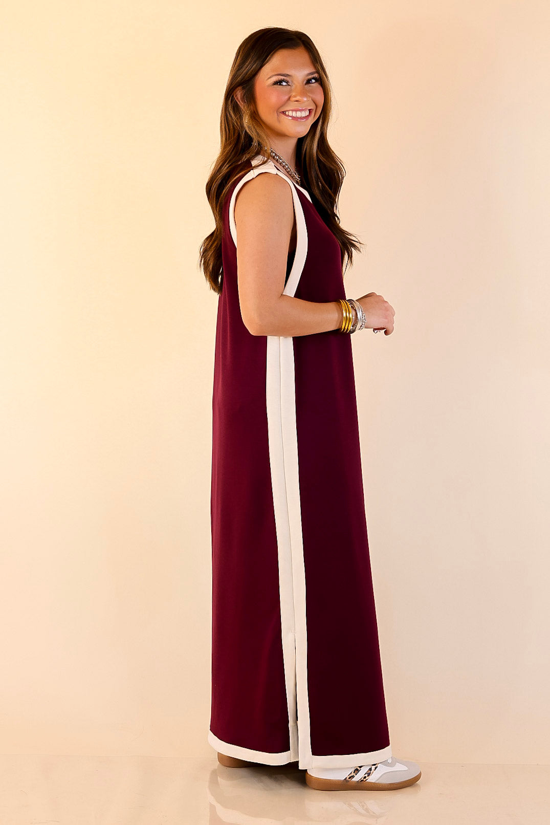 Chic Direction Solid Sleeveless Knit Midi Dress with Ivory Trim in Maroon