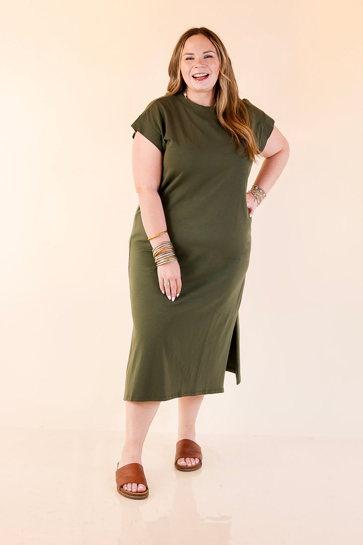 Effortlessly Lovely Short Sleeve Midi Tee Shirt Dress in Olive Green