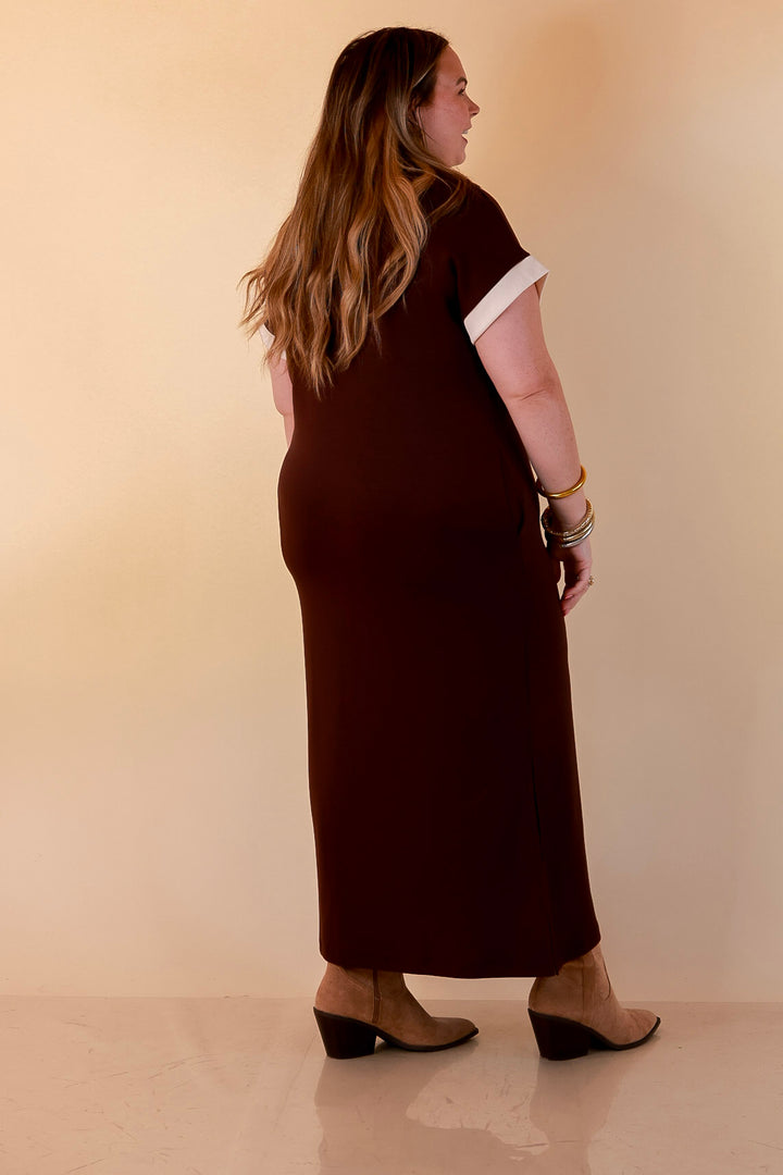 Park Avenue Solid Short Sleeve Knit Midi Dress with Ivory Trim in Chocolate Brown
