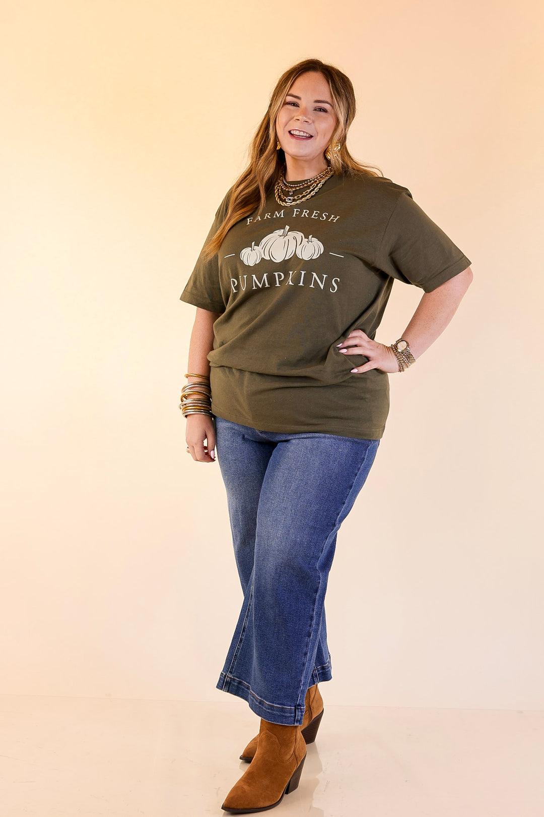 Farm Fresh Pumpkins Short Sleeve Graphic Tee in Dark Olive Green
