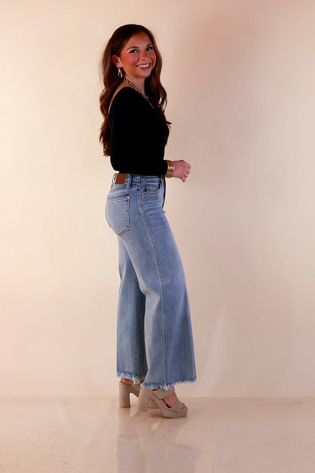 Judy Blue | Lighten the Mood Release Hem Cropped Wide Leg Jeans in Light Wash