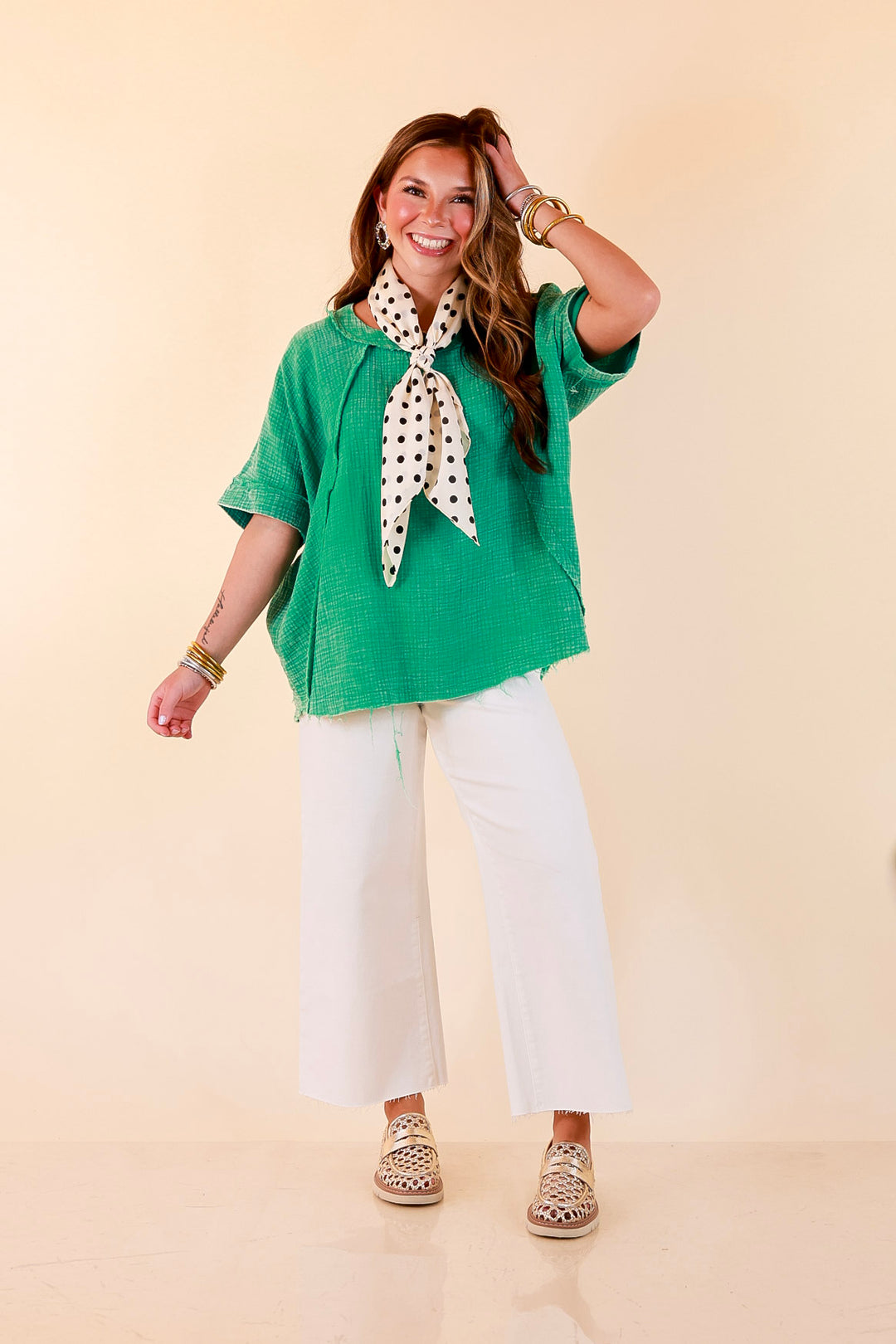 Everyday Ease Short Sleeve Linen Top with Raw Hem Edges in Kelly Green