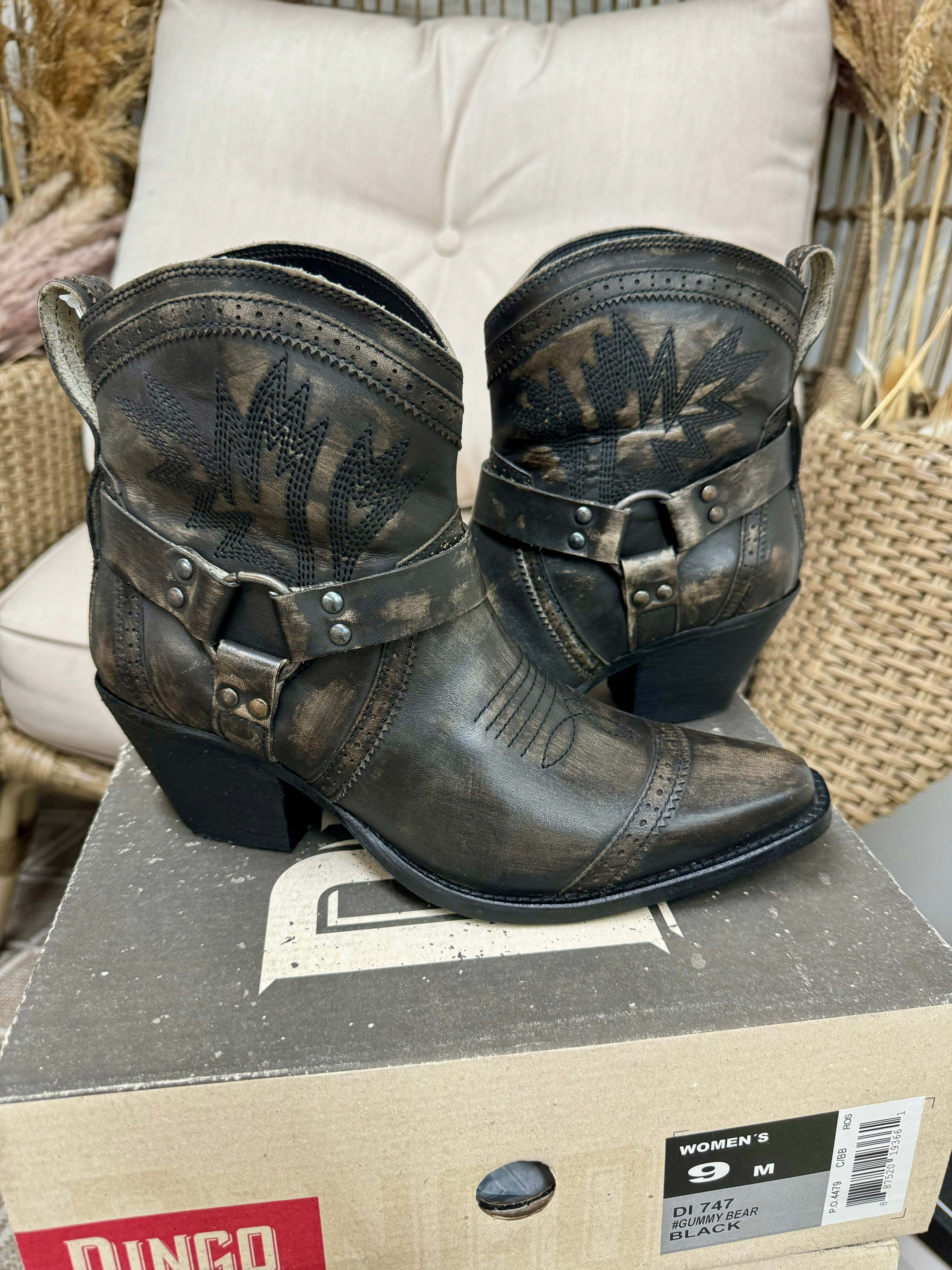 Model Shoes Size 9 | Dingo | Gummy Bear Leather Cowboy Boots in Black  *DISCONTINUED* - Giddy Up Glamour Boutique