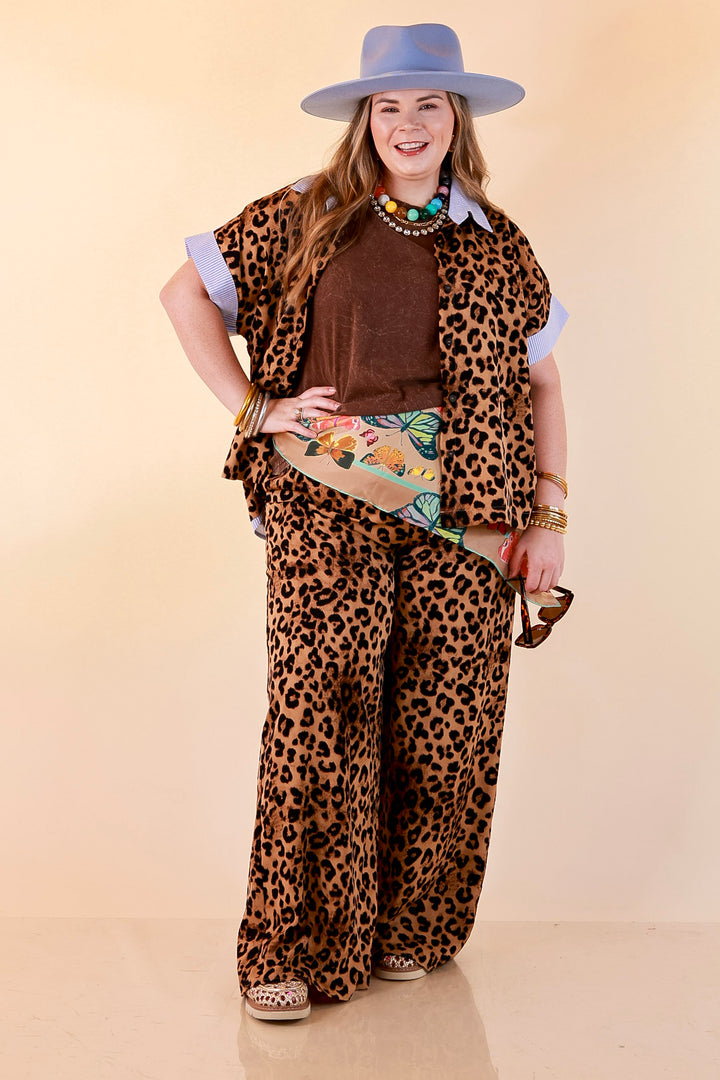 Chic Made Easy Short Sleeve Shirt in Chocolate Brown