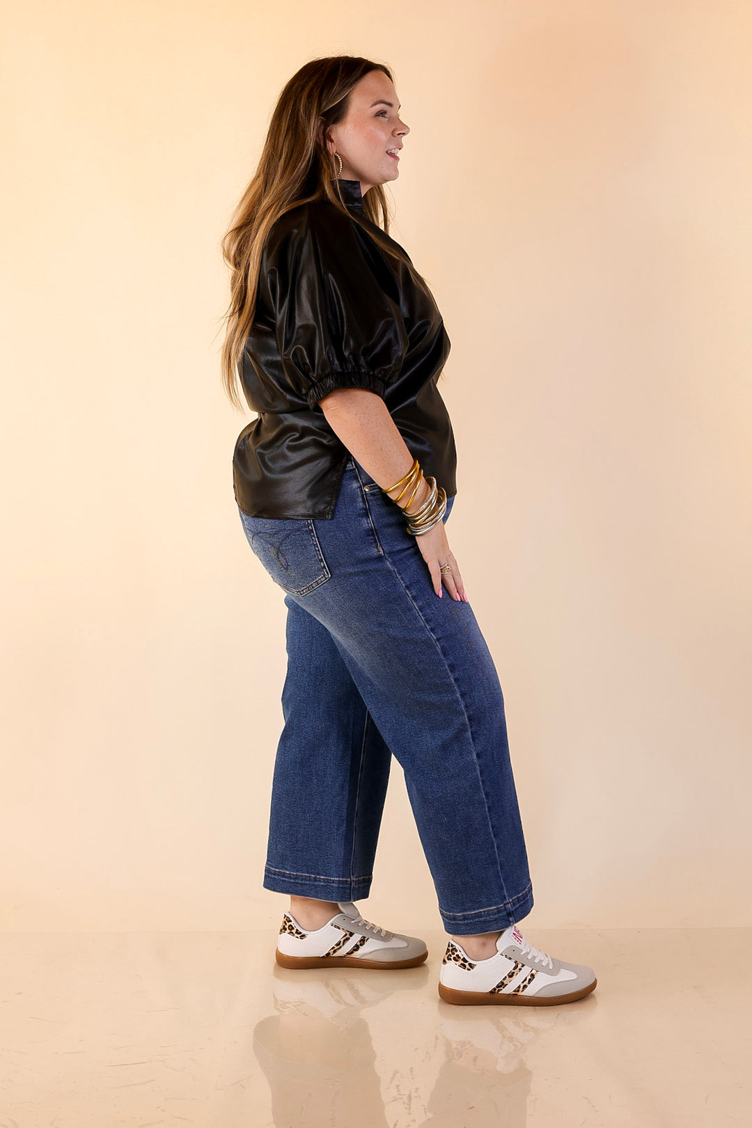 Effortlessly Cool Faux Leather Top with Short Balloon Sleeves in Black