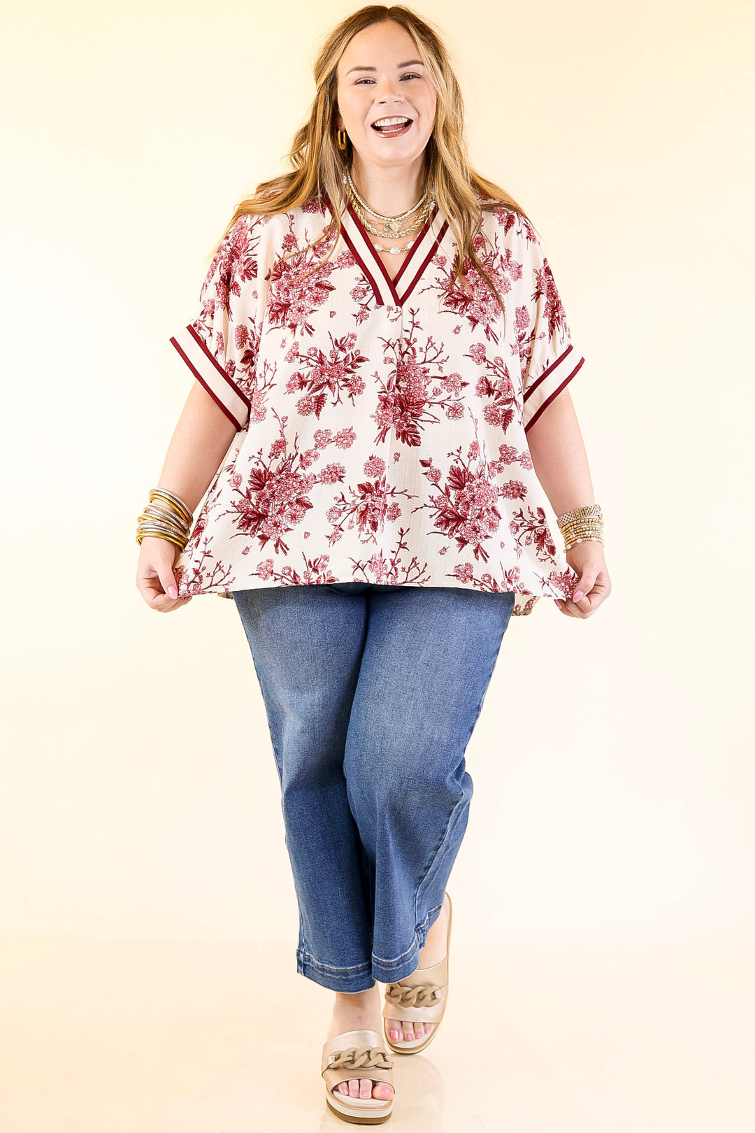 Chic Rewind V Neck Placket Floral French Toile Short Sleeve Top in Maroon and Ivory