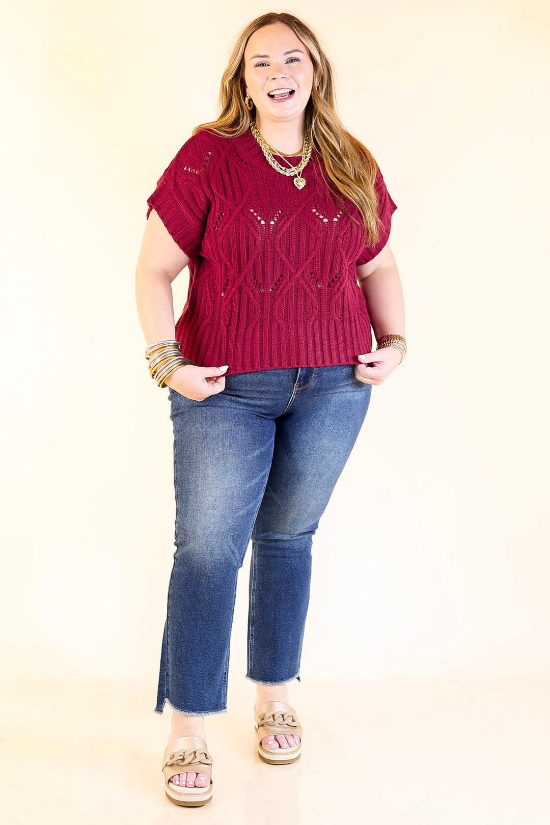 Knit to Last Cable Knit Short Sleeve Sweater Top in Maroon