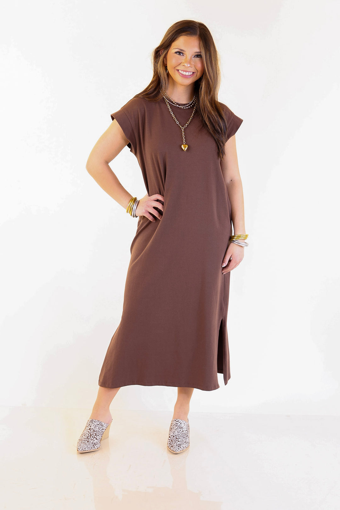 Effortlessly Lovely Short Sleeve Midi Tee Shirt Dress in Chocolate Brown