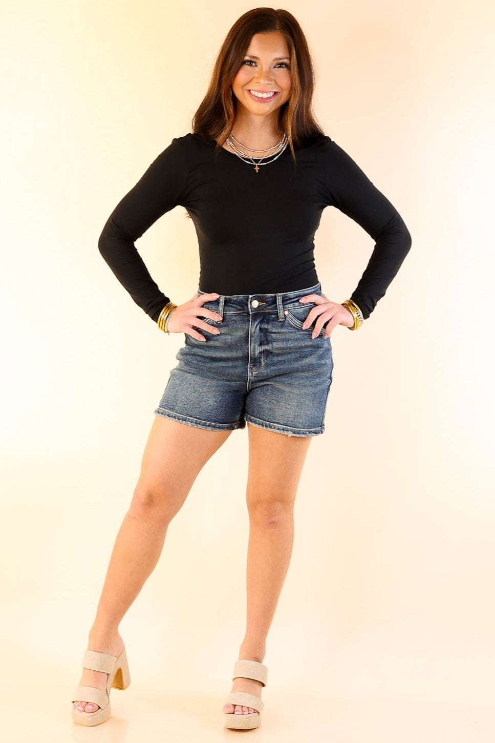 Judy Blue | Endless Summer Shorts with Shield Back Pockets in Medium Wash