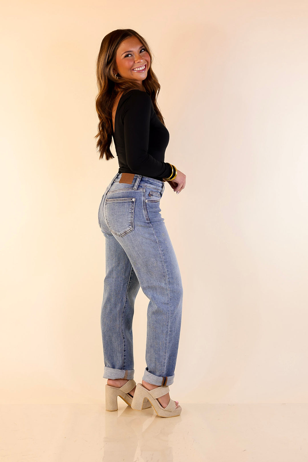 Judy Blue | Cool and Collected Boyfriend Denim Jeans in Medium Wash