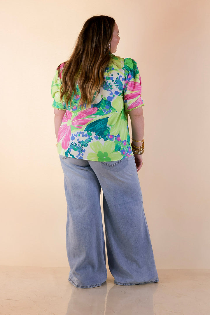 Spring Awakening Floral Print Puff Sleeve Top with Split Neckline in Green Multi
