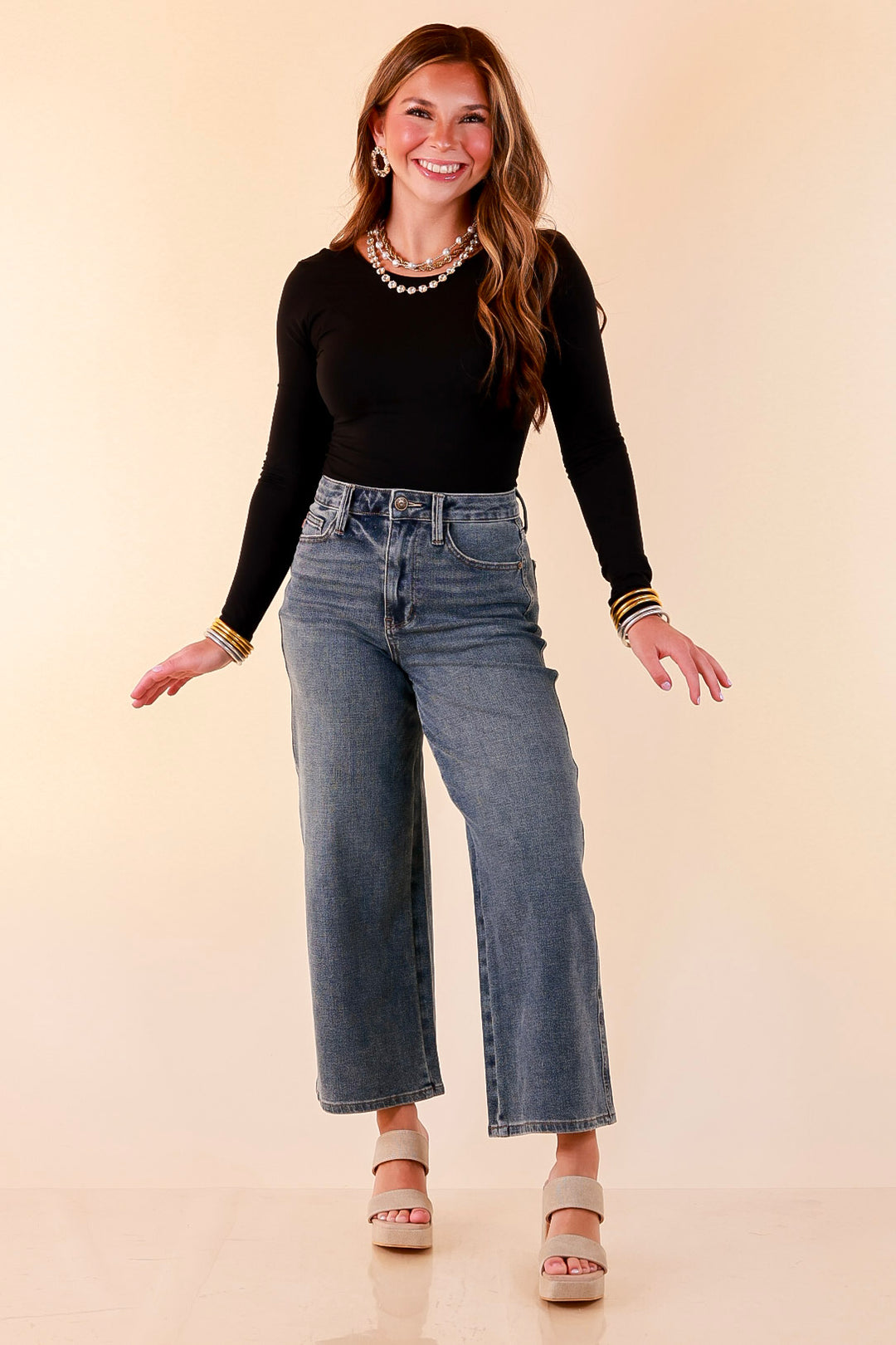 Judy Blue | Everyday Icon Cropped Wide Leg Denim Jeans in Medium Wash