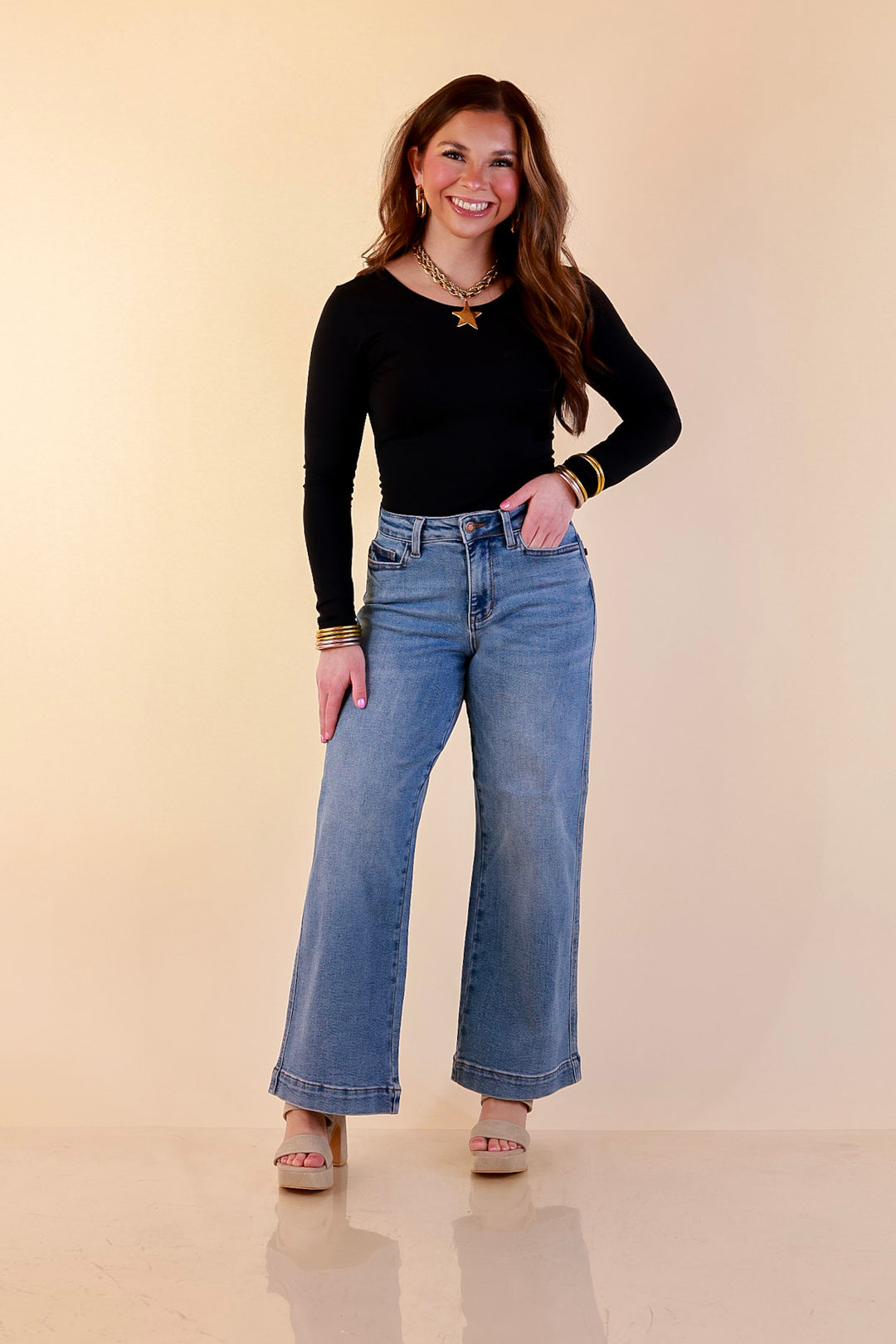 Judy Blue | Everyday Poise Cropped Wide Leg Trouser Denim Jeans in Light Wash