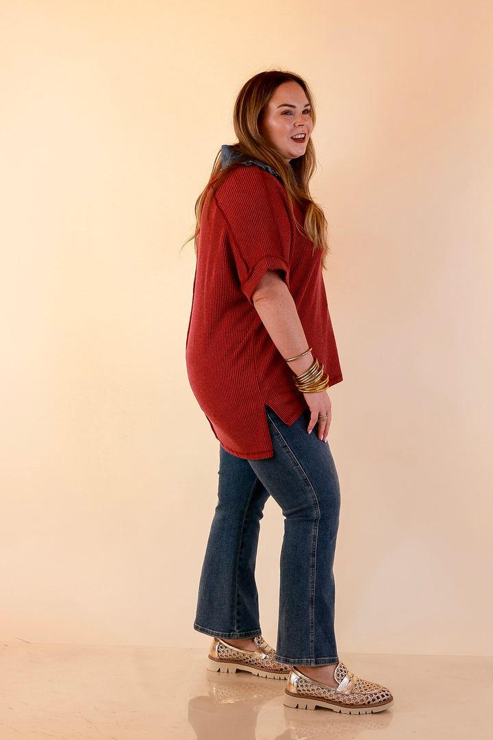 Daily Perfection V Neck Short Sleeve Ribbed Top in Maroon
