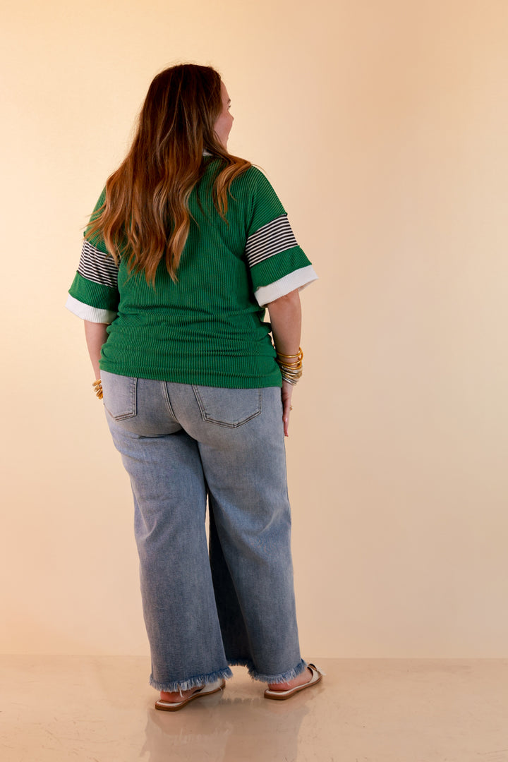 Chic by Design Ribbed Collared Top with Contrast Stripe Short Sleeves in Kelly Green