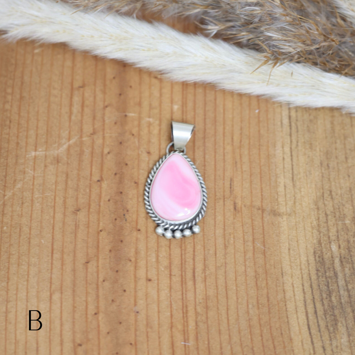 Navajo | Teardrop Pendant in Sterling Silver and Pink