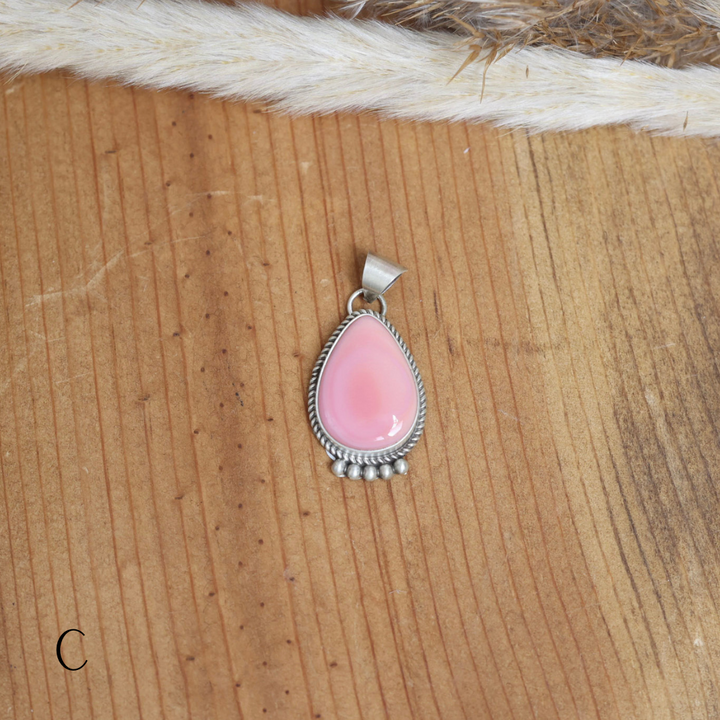 Navajo | Teardrop Pendant in Sterling Silver and Pink