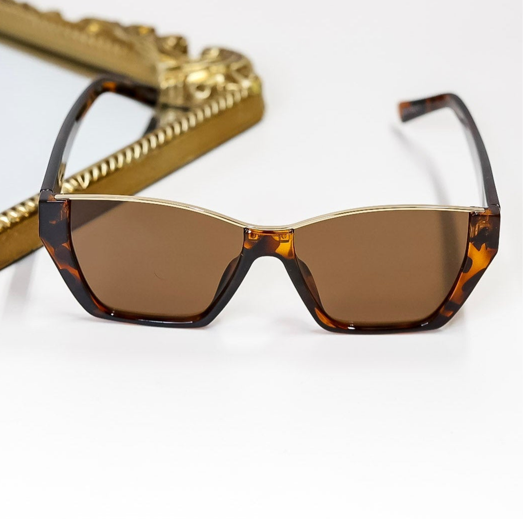 Otra Eyewear | Belle Square Cat-Eye Sunglasses in Tortoiseshell