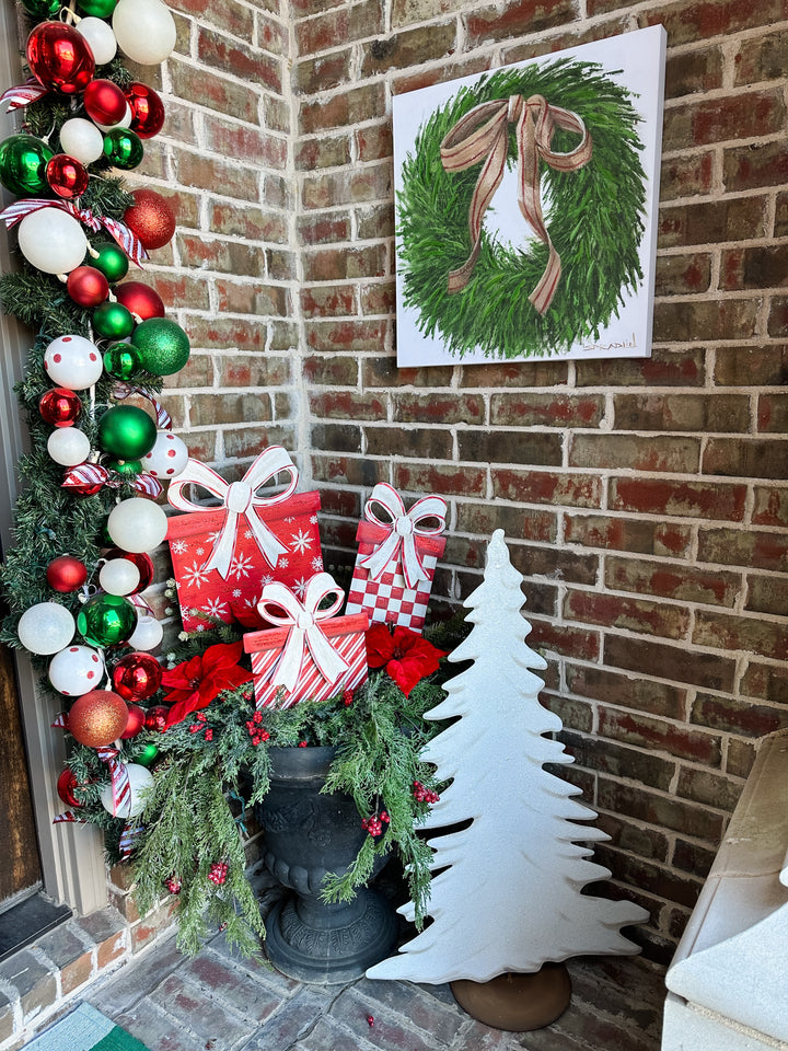 The Round Top Collection | Large Classic Red &amp; White Gifts Set of 3