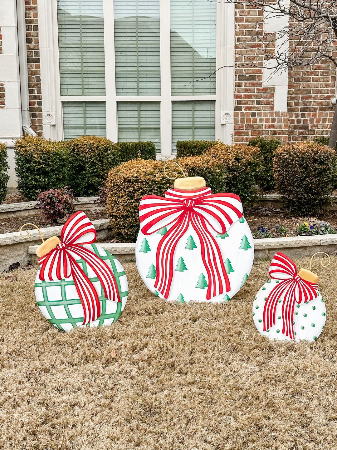 The Round Top Collection | Modern Red White &amp; Green Ornament Yard Stake