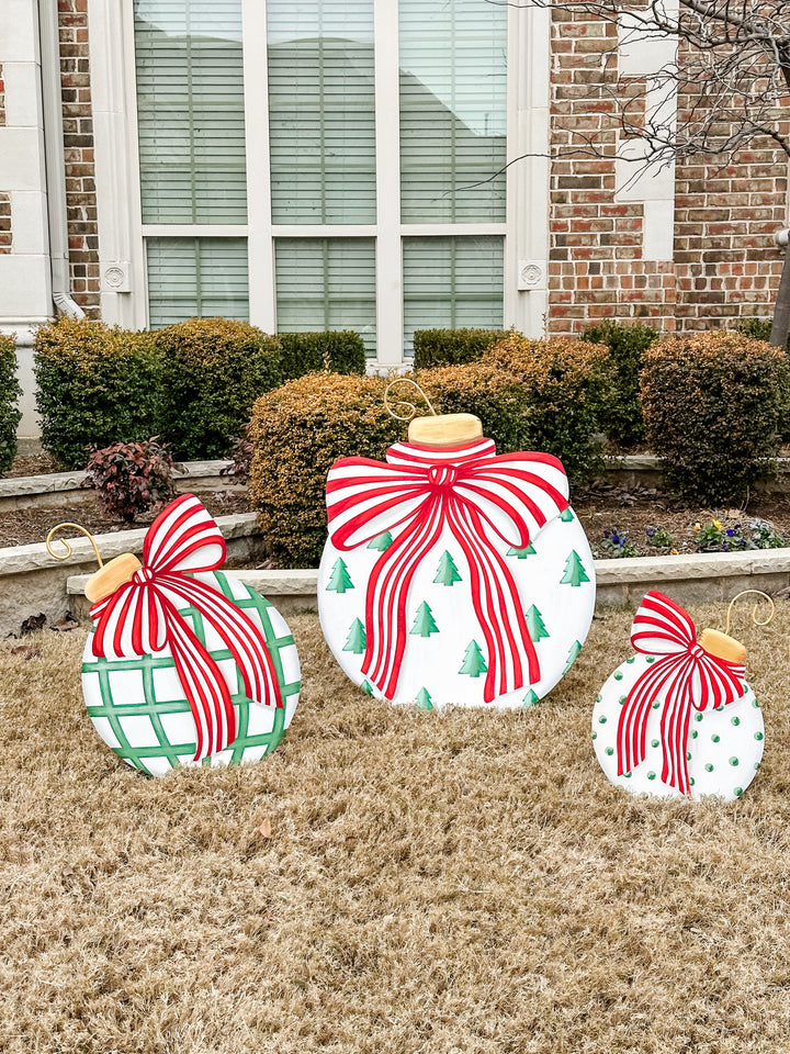 The Round Top Collection | Modern Red White &amp; Green Ornament Yard Stake