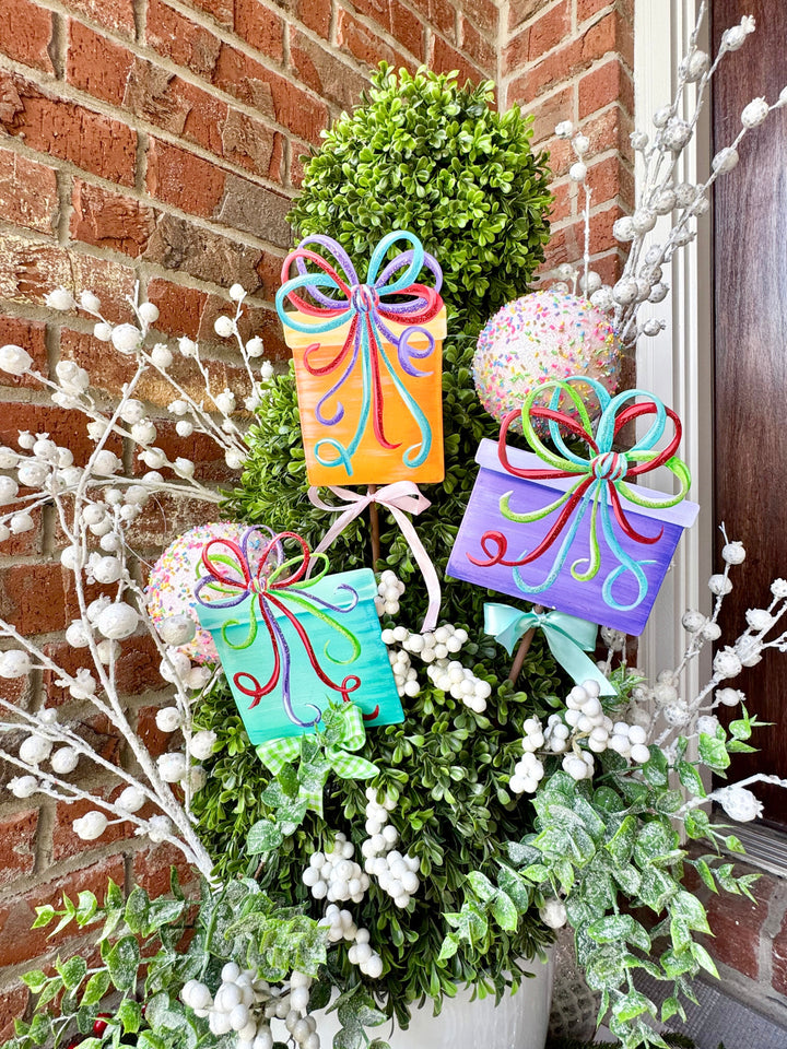 The Round Top Collection | Mini Merry &amp; Bright Curly Ribbon Packages Set of 3