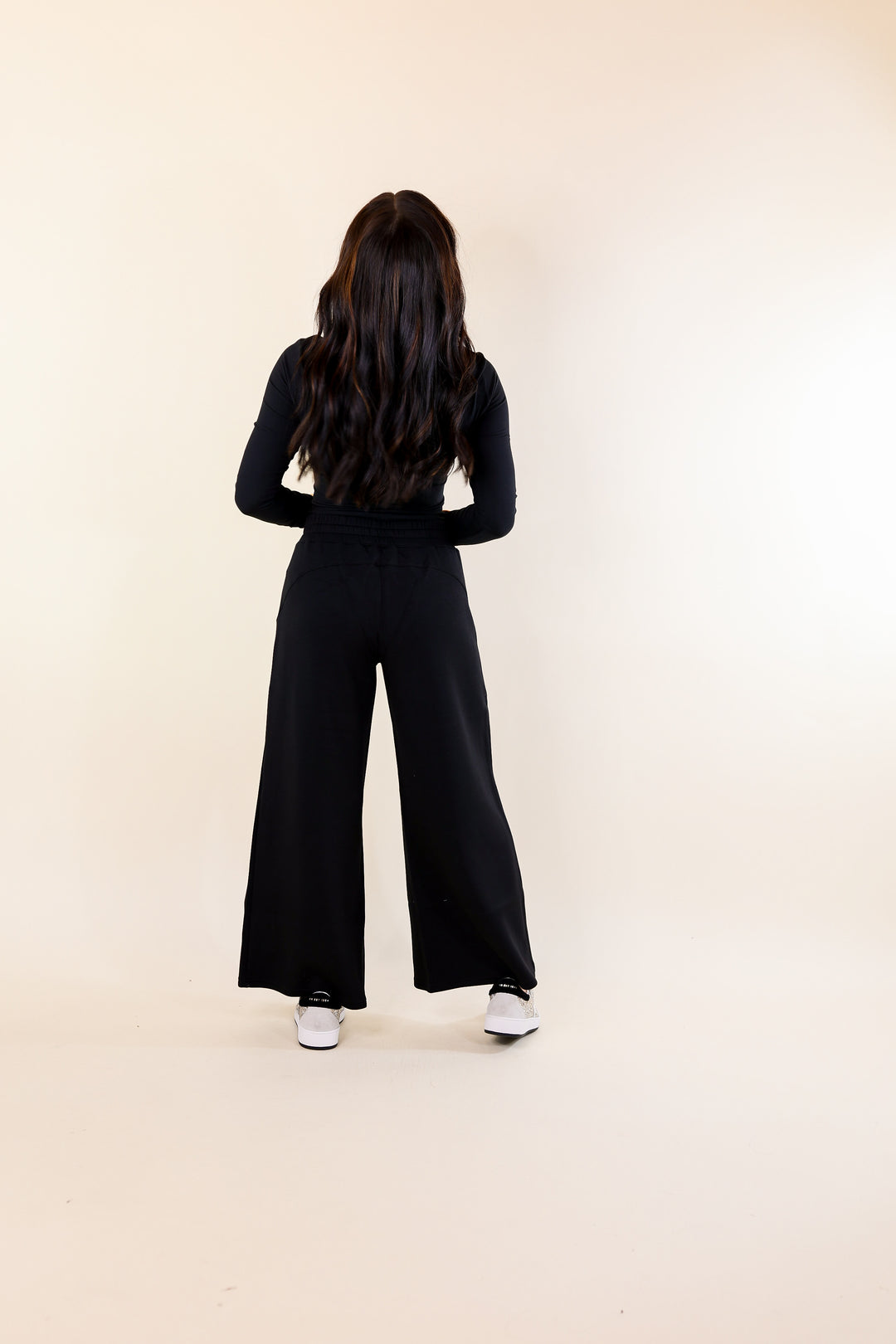 SPANX | AirEssentials Cropped Wide Leg Pants in Black