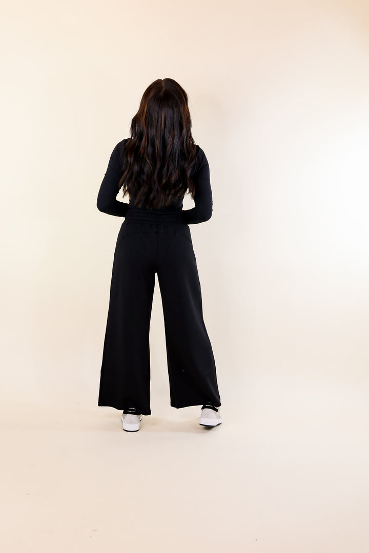 SPANX | AirEssentials Cropped Wide Leg Pants in Black